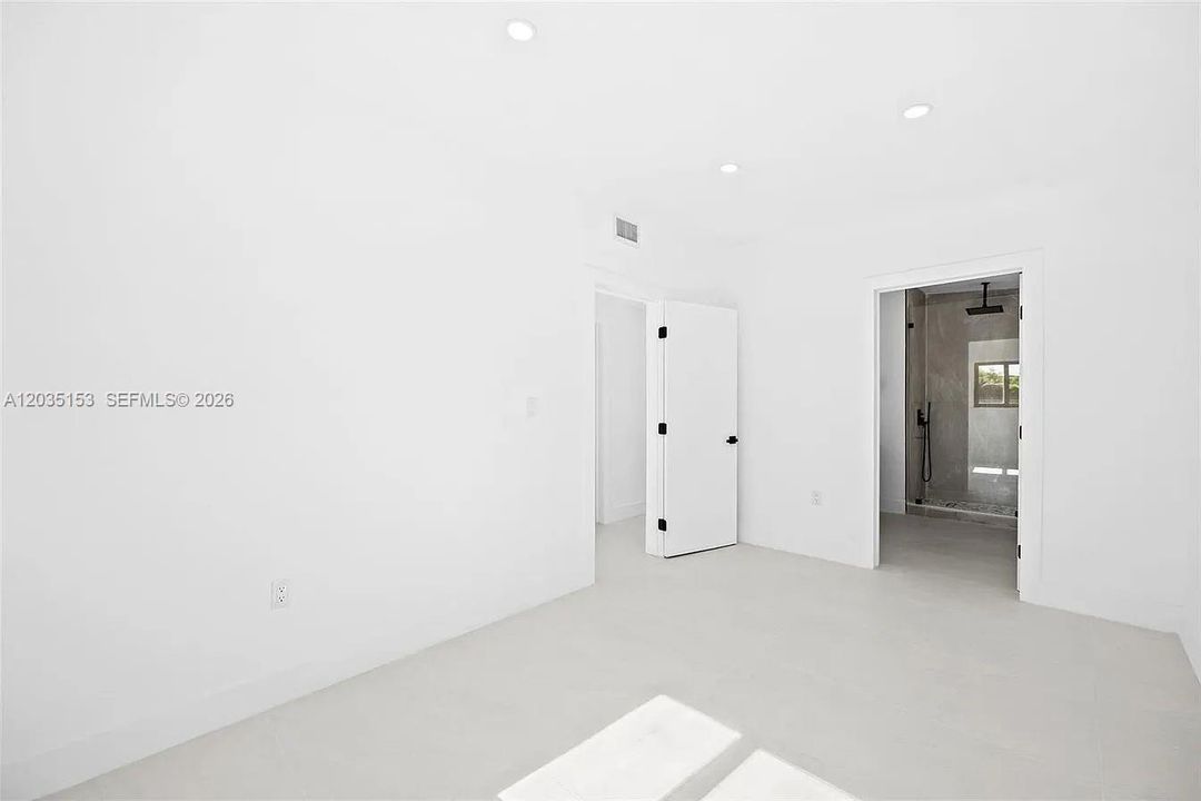 En Venta: $850,000 (3 camas, 2 baños, 1338 Pies cuadrados)