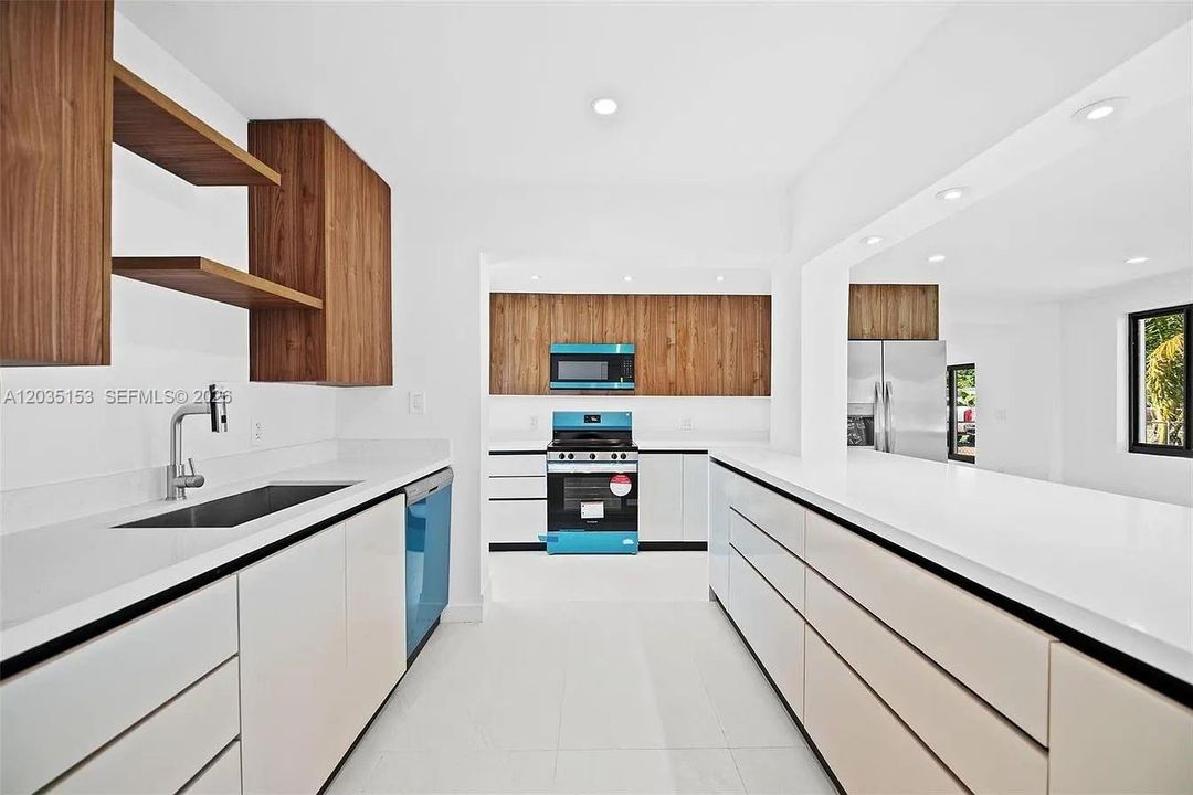 En Venta: $850,000 (3 camas, 2 baños, 1338 Pies cuadrados)