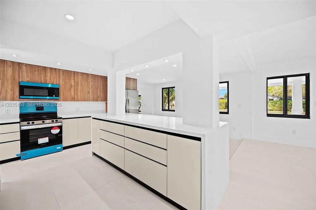 En Venta: $850,000 (3 camas, 2 baños, 1338 Pies cuadrados)