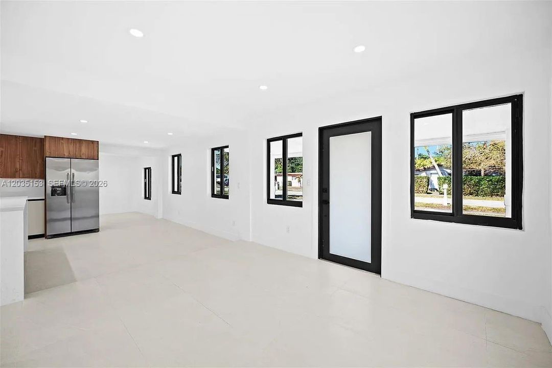 En Venta: $850,000 (3 camas, 2 baños, 1338 Pies cuadrados)