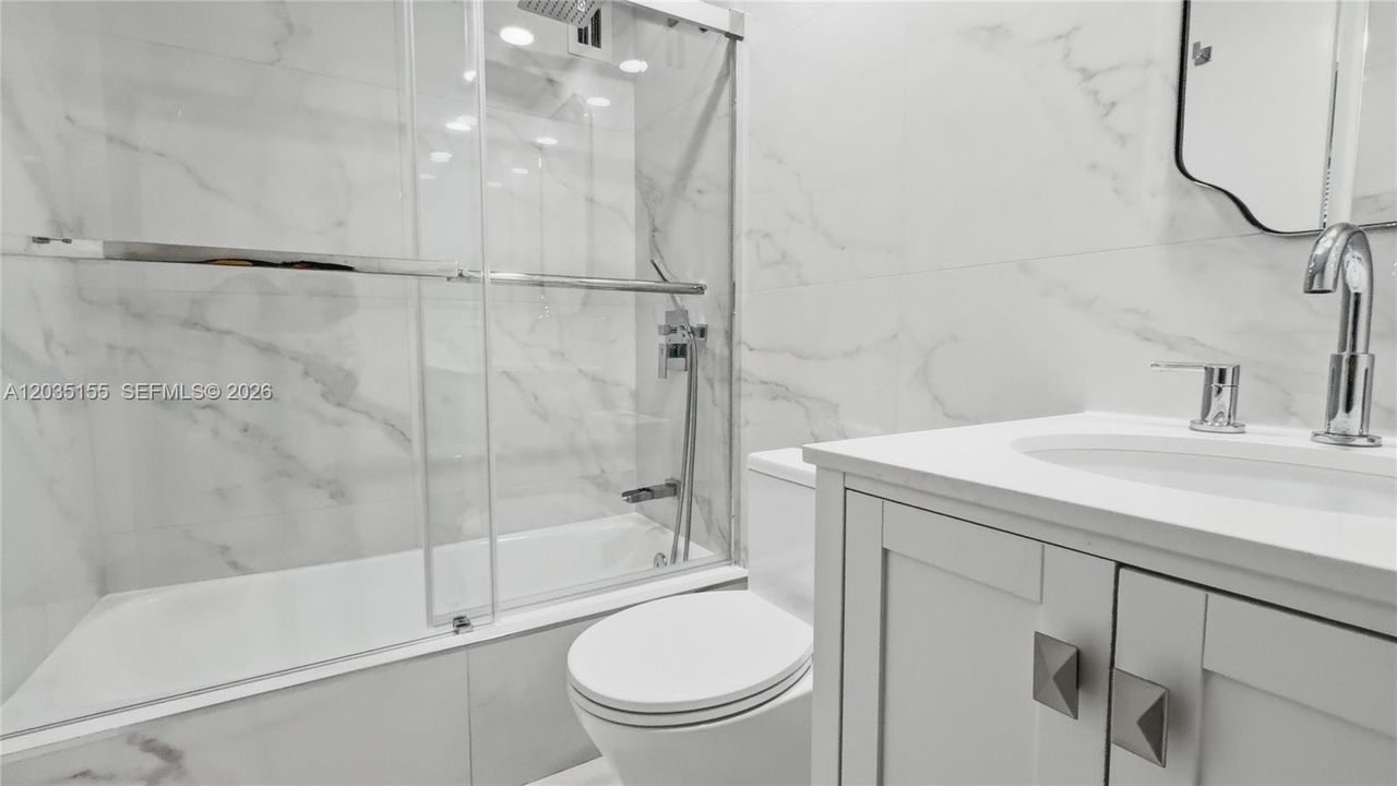 For Rent: $2,800 (1 beds, 1 baths, 883 Square Feet)