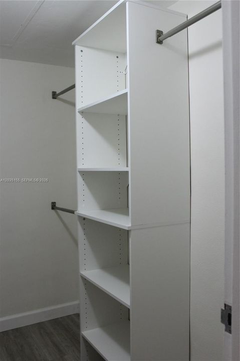 For Rent: $2,800 (1 beds, 1 baths, 883 Square Feet)