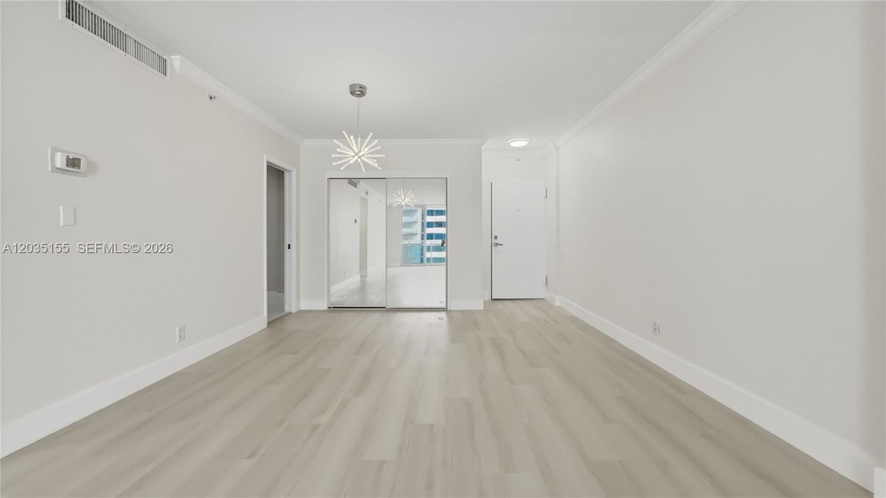 For Rent: $2,800 (1 beds, 1 baths, 883 Square Feet)