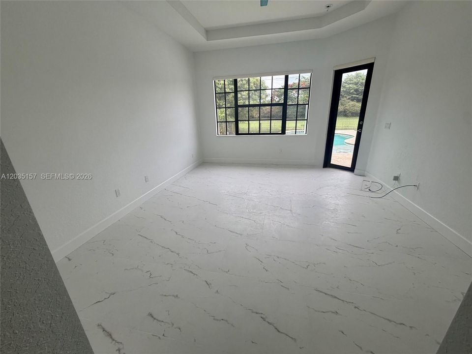 En Renta: $7,200 (4 camas, 3 baños, 2480 Pies cuadrados)