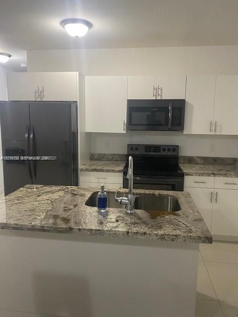 En Venta: $825,000 (0 camas, 0 baños, 2440 Pies cuadrados)