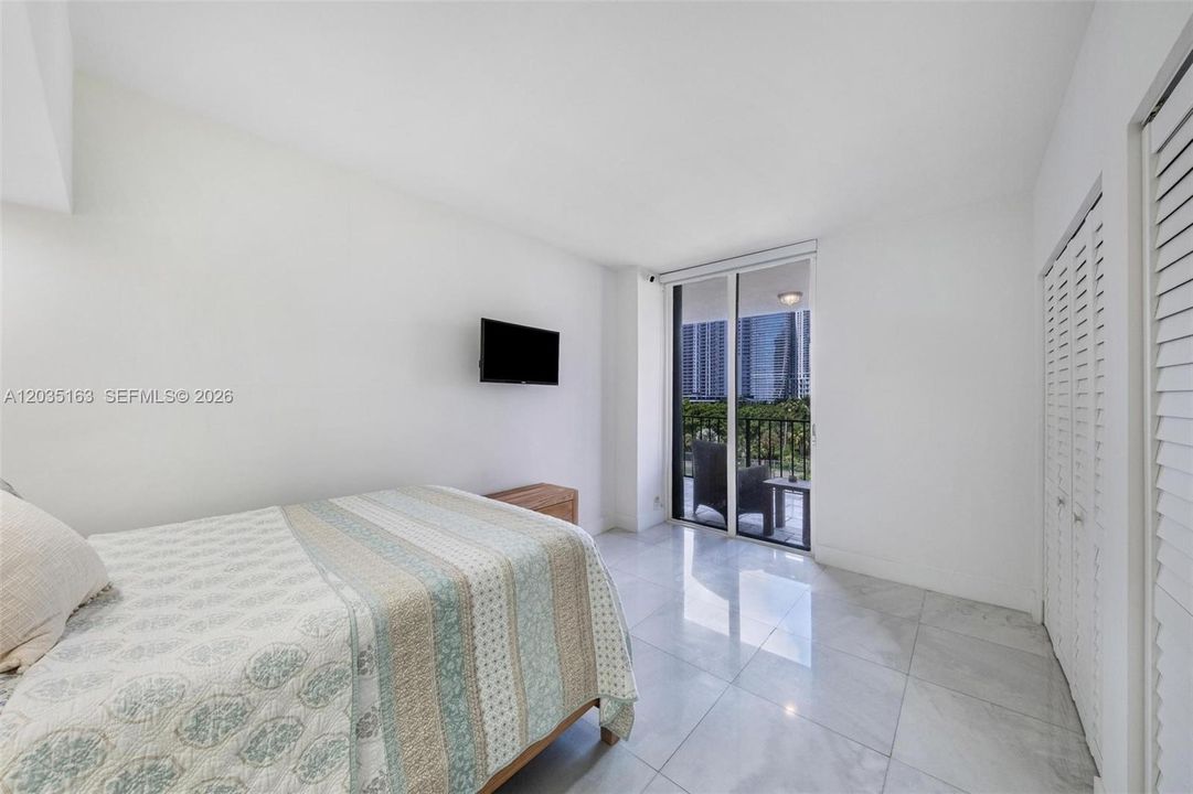 For Rent: $4,500 (2 beds, 2 baths, 1464 Square Feet)