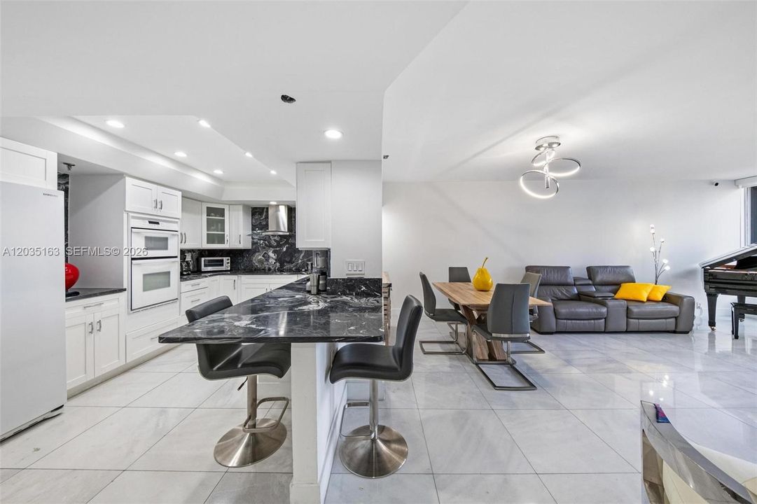 For Rent: $4,500 (2 beds, 2 baths, 1464 Square Feet)