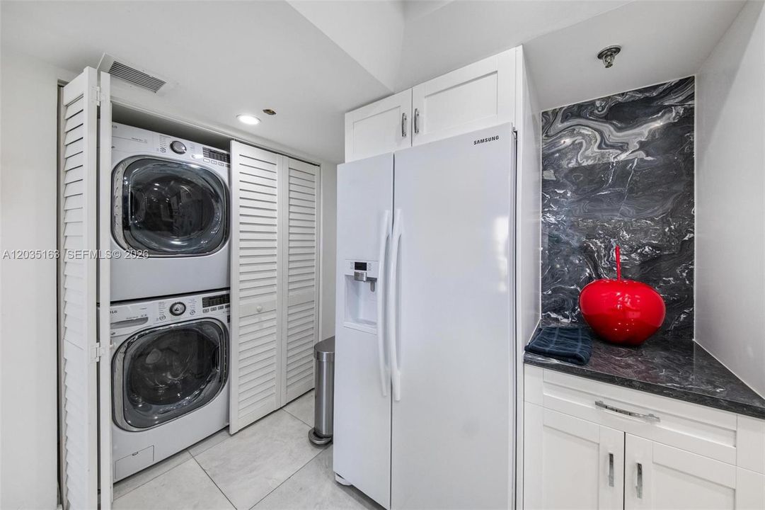 For Rent: $4,500 (2 beds, 2 baths, 1464 Square Feet)