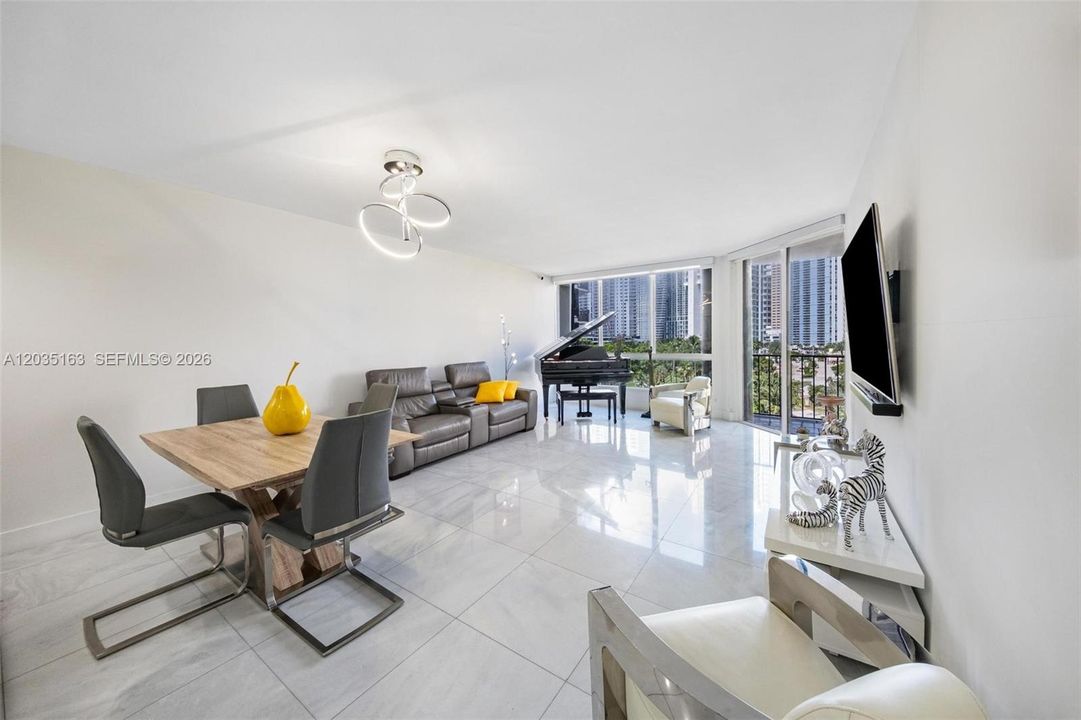 For Rent: $4,500 (2 beds, 2 baths, 1464 Square Feet)