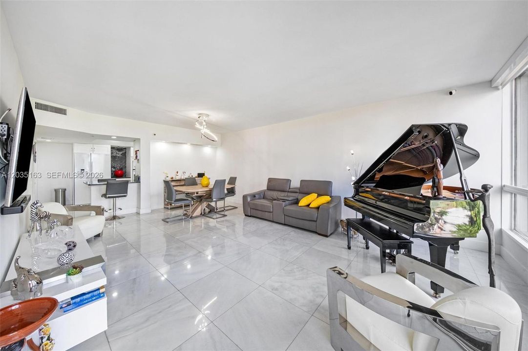 For Rent: $4,500 (2 beds, 2 baths, 1464 Square Feet)