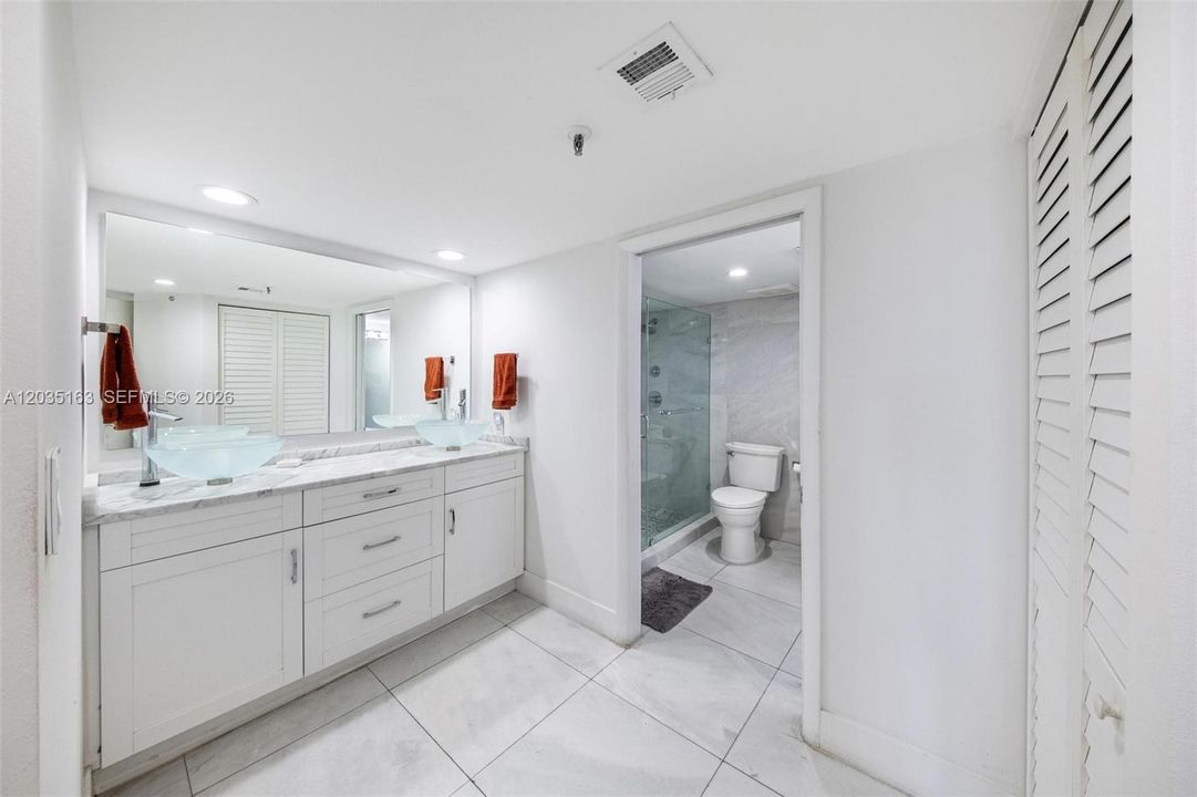 For Rent: $4,500 (2 beds, 2 baths, 1464 Square Feet)