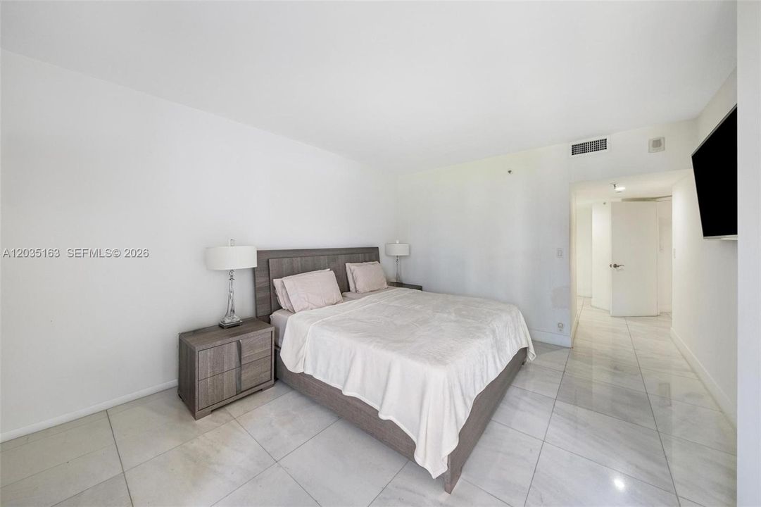 For Rent: $4,500 (2 beds, 2 baths, 1464 Square Feet)