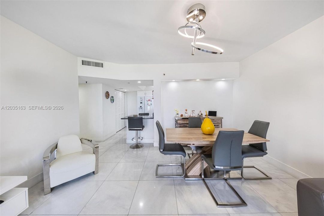 For Rent: $4,500 (2 beds, 2 baths, 1464 Square Feet)