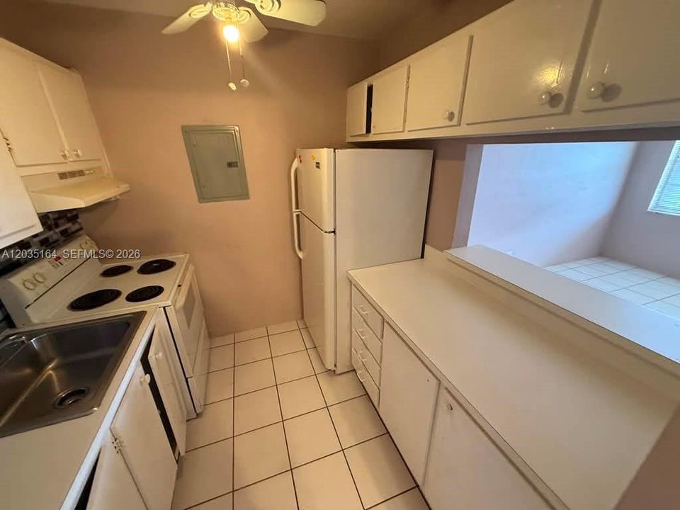 For Rent: $1,500 (1 beds, 1 baths, 640 Square Feet)