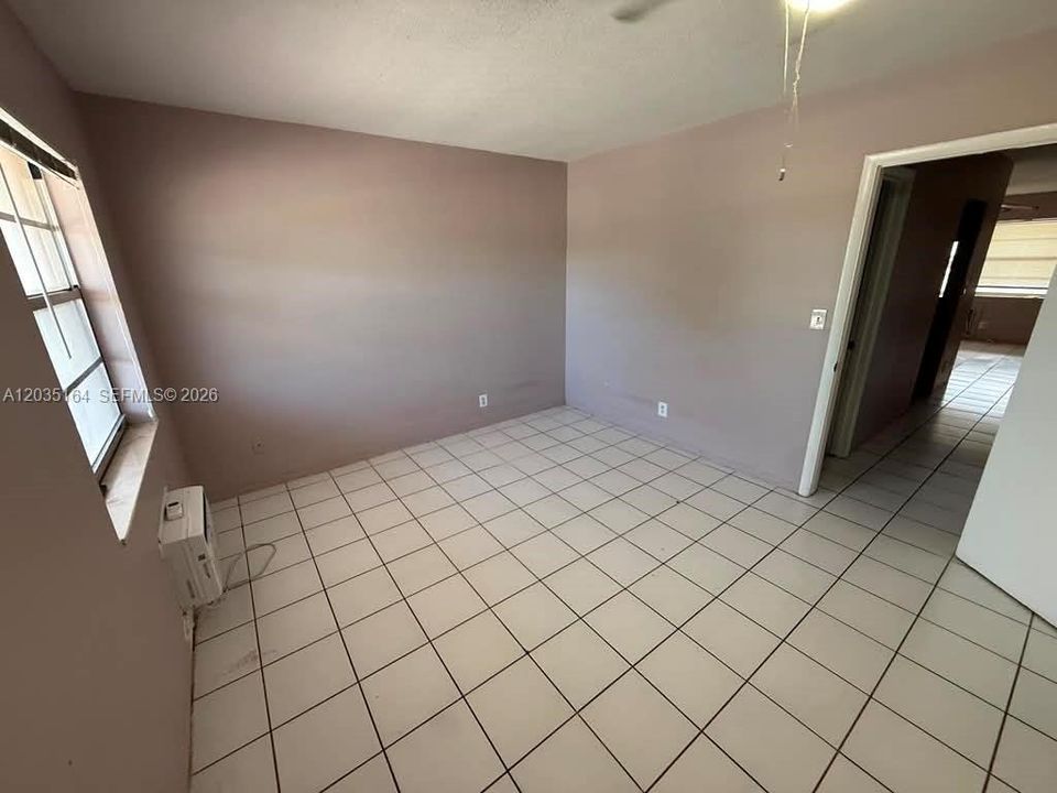 For Rent: $1,500 (1 beds, 1 baths, 640 Square Feet)
