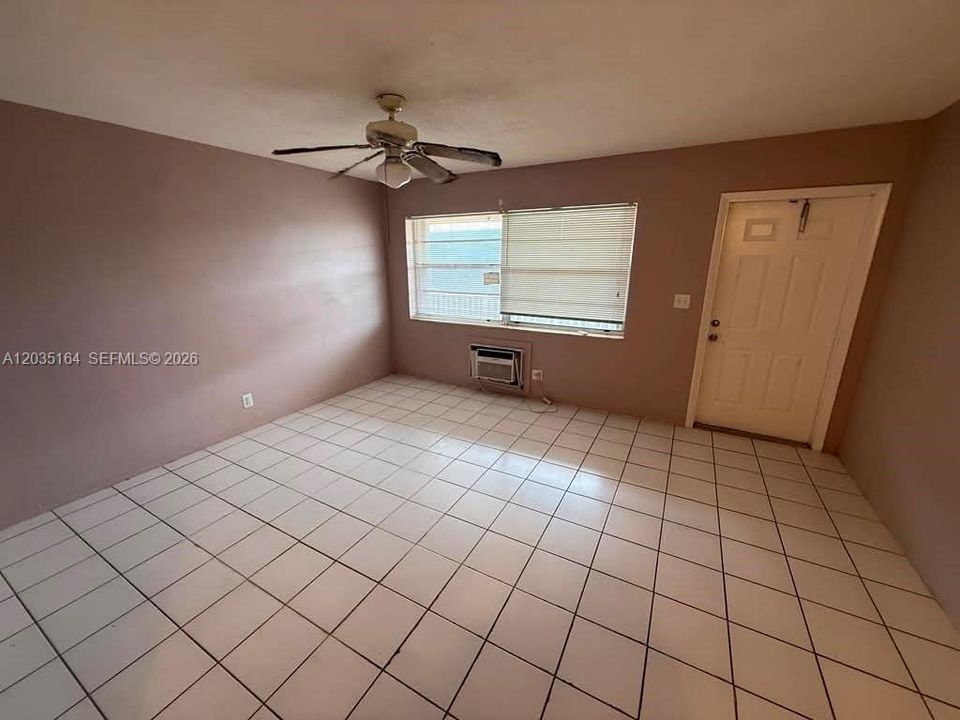 For Rent: $1,500 (1 beds, 1 baths, 640 Square Feet)
