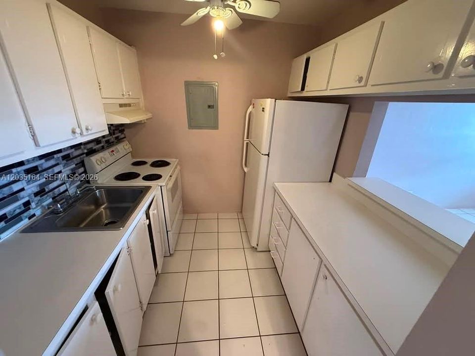 For Rent: $1,500 (1 beds, 1 baths, 640 Square Feet)