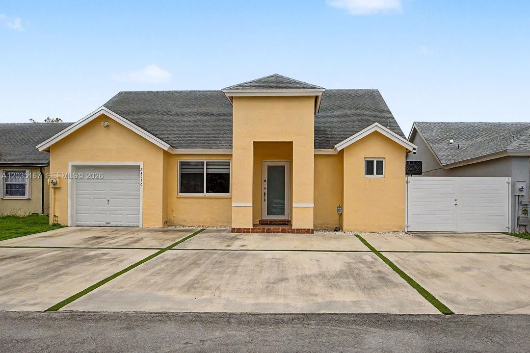 For Sale: $535,000 (3 beds, 2 baths, 1383 Square Feet)