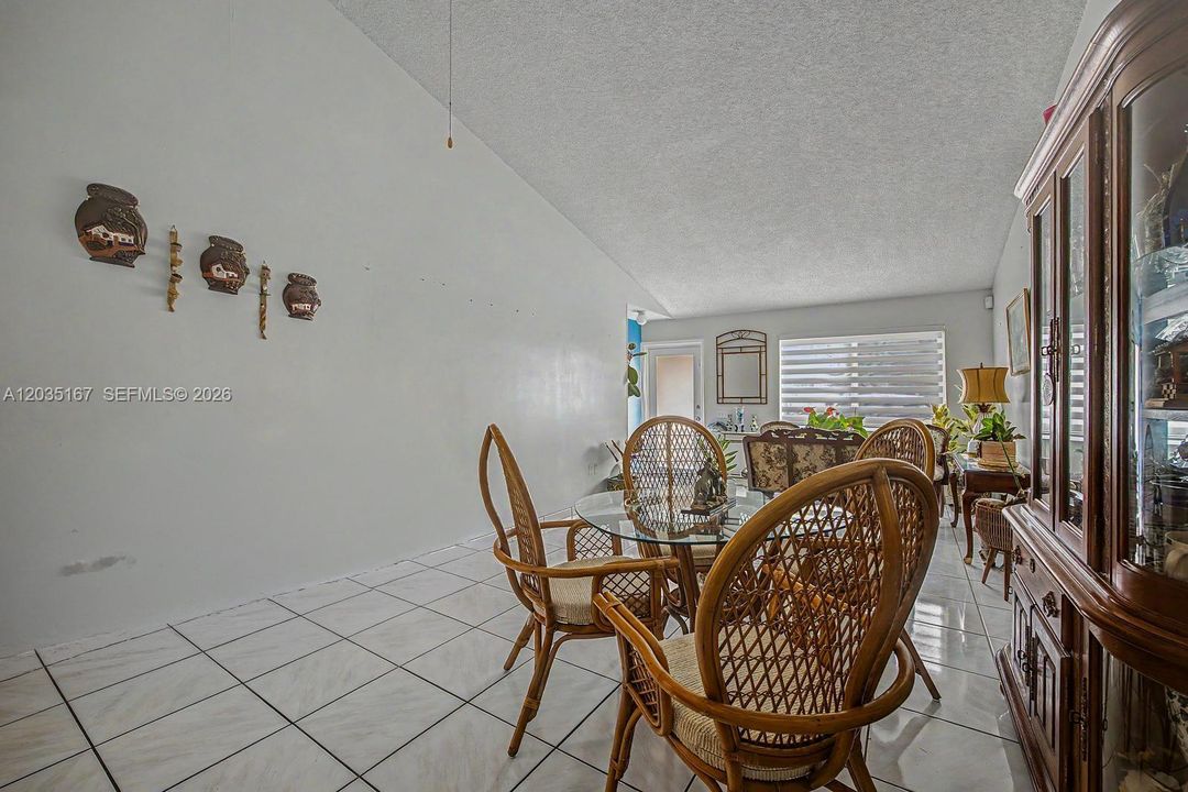For Sale: $535,000 (3 beds, 2 baths, 1383 Square Feet)