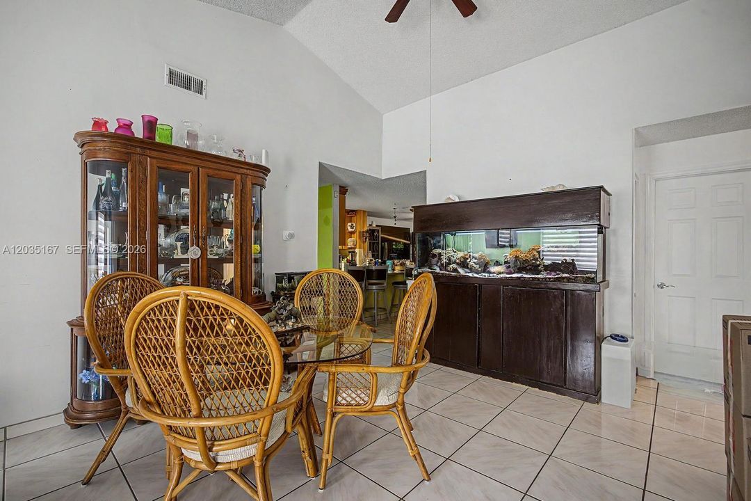 For Sale: $535,000 (3 beds, 2 baths, 1383 Square Feet)
