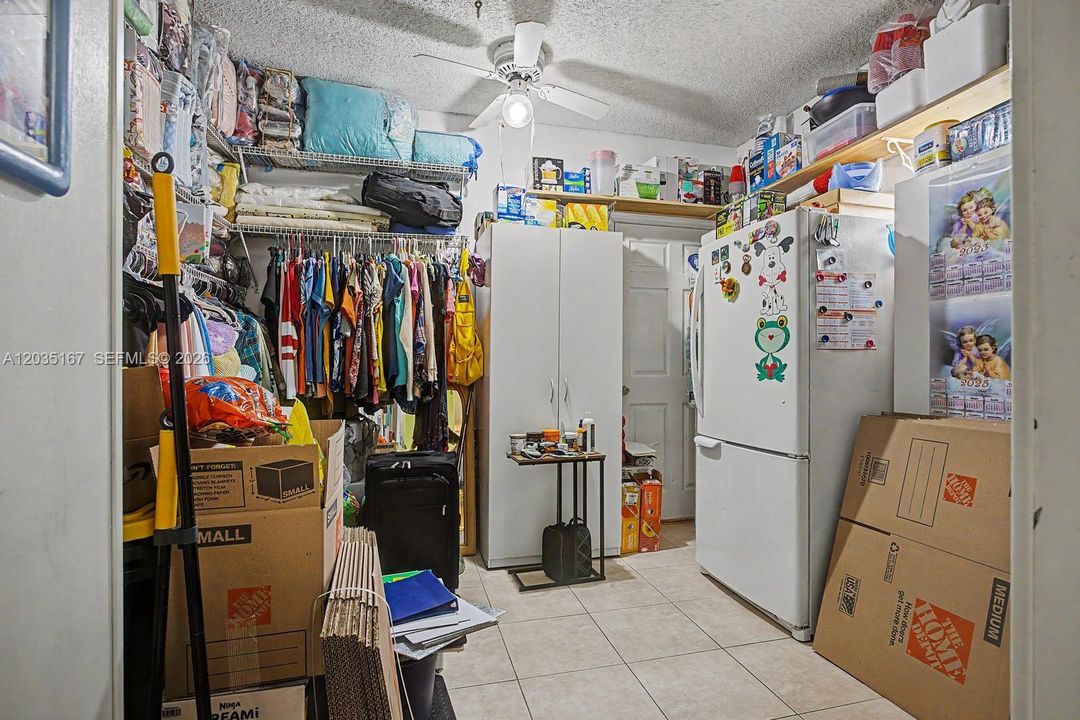 For Sale: $535,000 (3 beds, 2 baths, 1383 Square Feet)