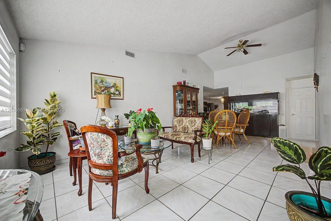 For Sale: $535,000 (3 beds, 2 baths, 1383 Square Feet)
