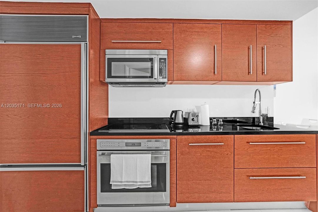 For Sale: $414,000 (0 beds, 1 baths, 598 Square Feet)
