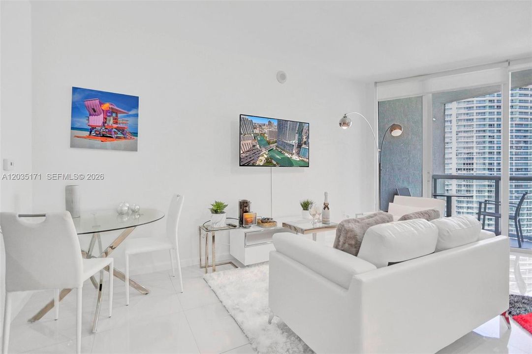 For Sale: $414,000 (0 beds, 1 baths, 598 Square Feet)