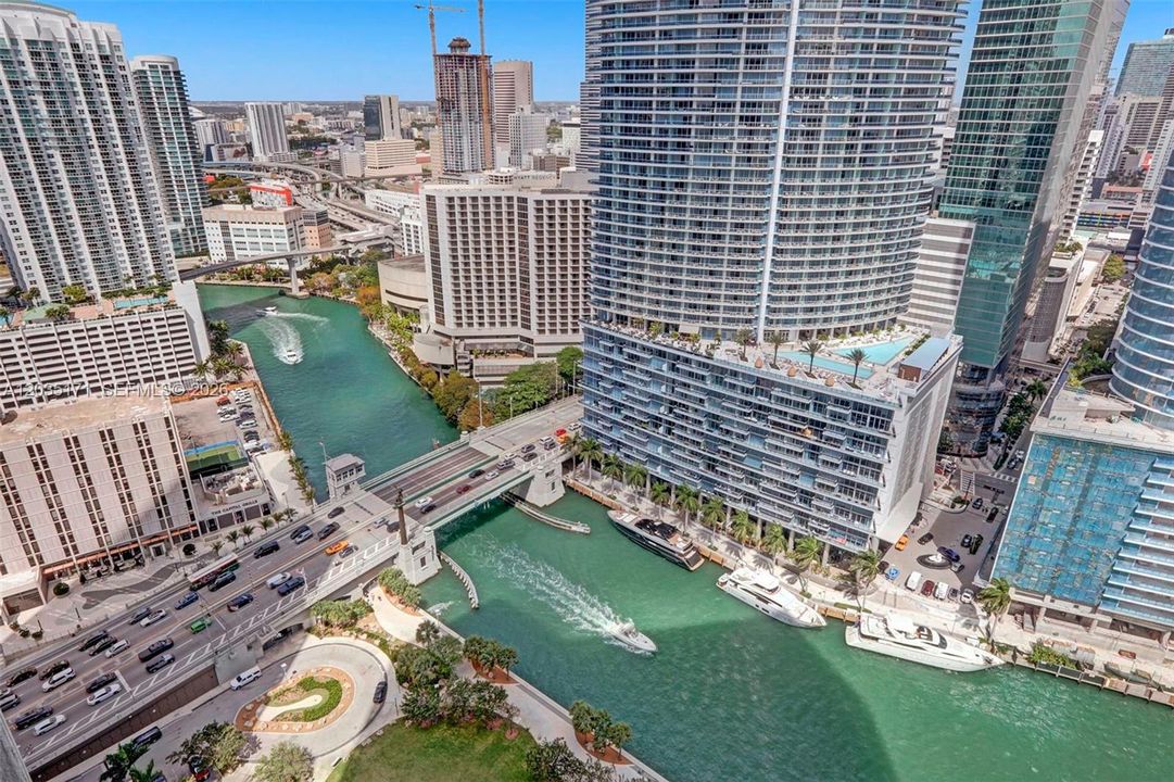 For Sale: $414,000 (0 beds, 1 baths, 598 Square Feet)