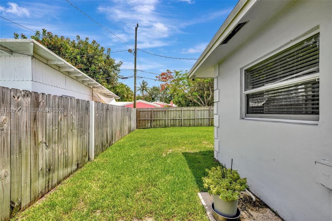 Private, spacious and fully fenced yard