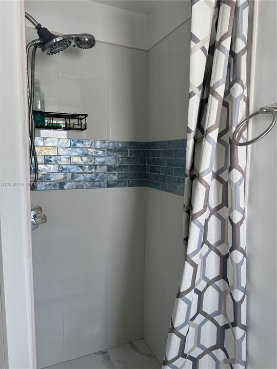 For Sale: $209,000 (2 beds, 2 baths, 710 Square Feet)