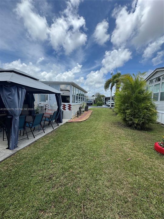 For Sale: $209,000 (2 beds, 2 baths, 710 Square Feet)