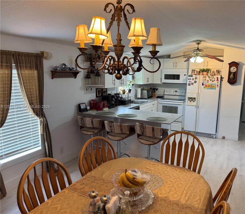 For Sale: $209,000 (2 beds, 2 baths, 710 Square Feet)