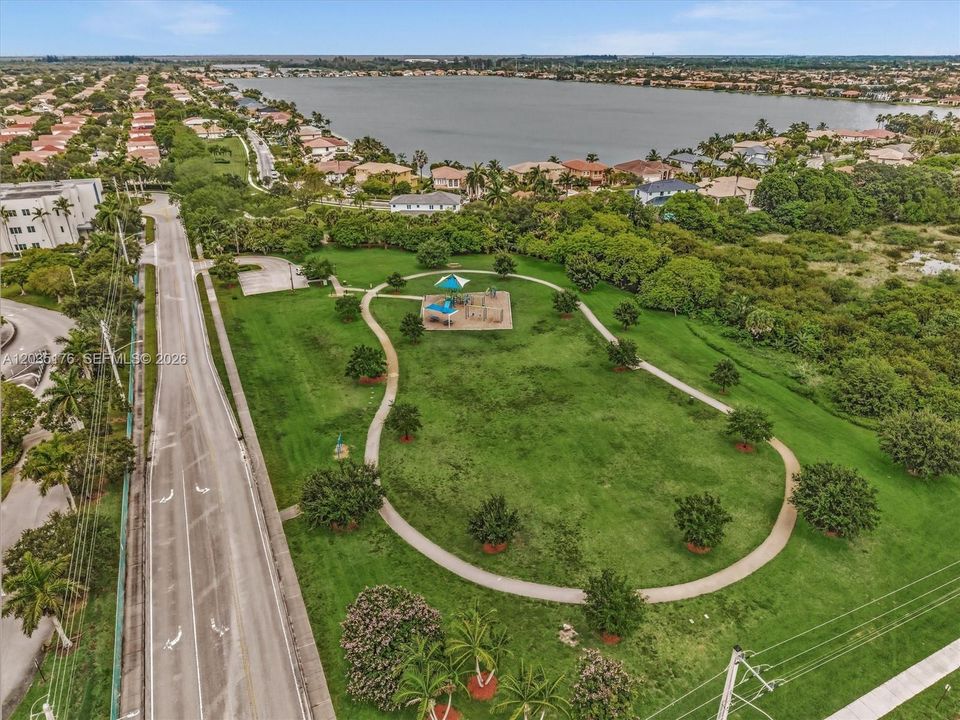 На продажу: $949,900 (5 спален, 3 ванн, 3378 Квадратных фут)