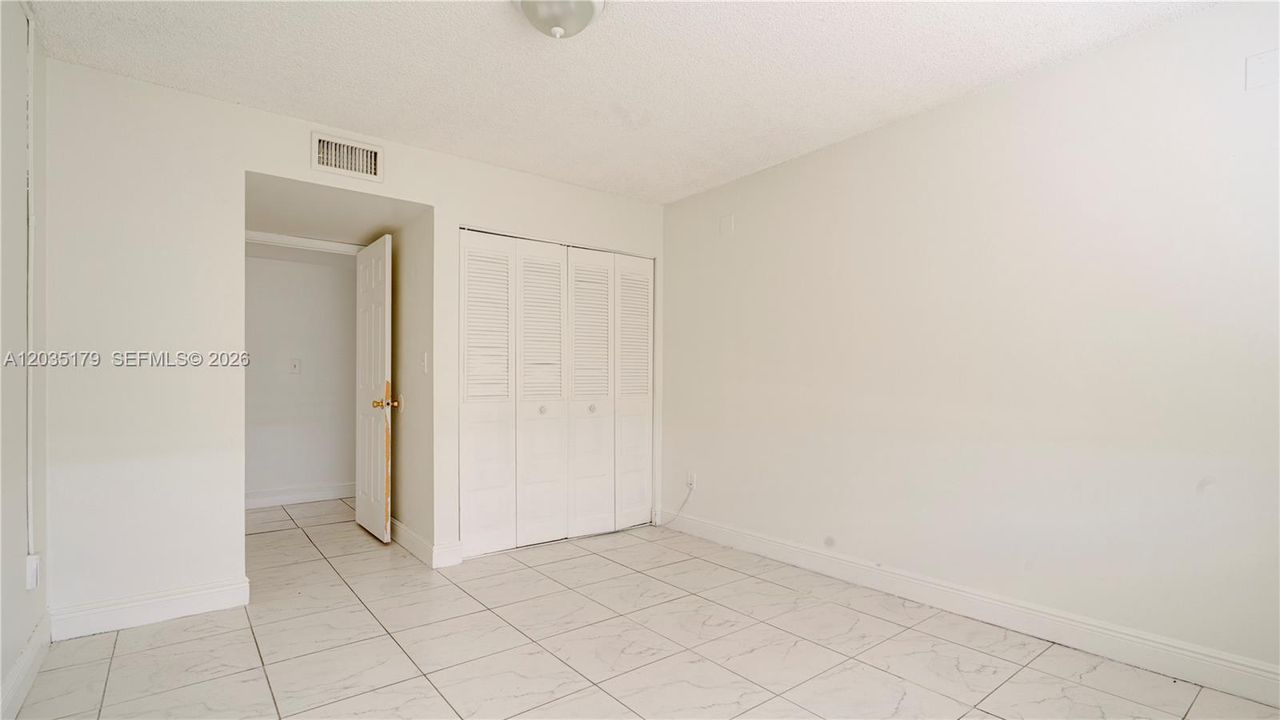 For Sale: $140,000 (2 beds, 2 baths, 1175 Square Feet)