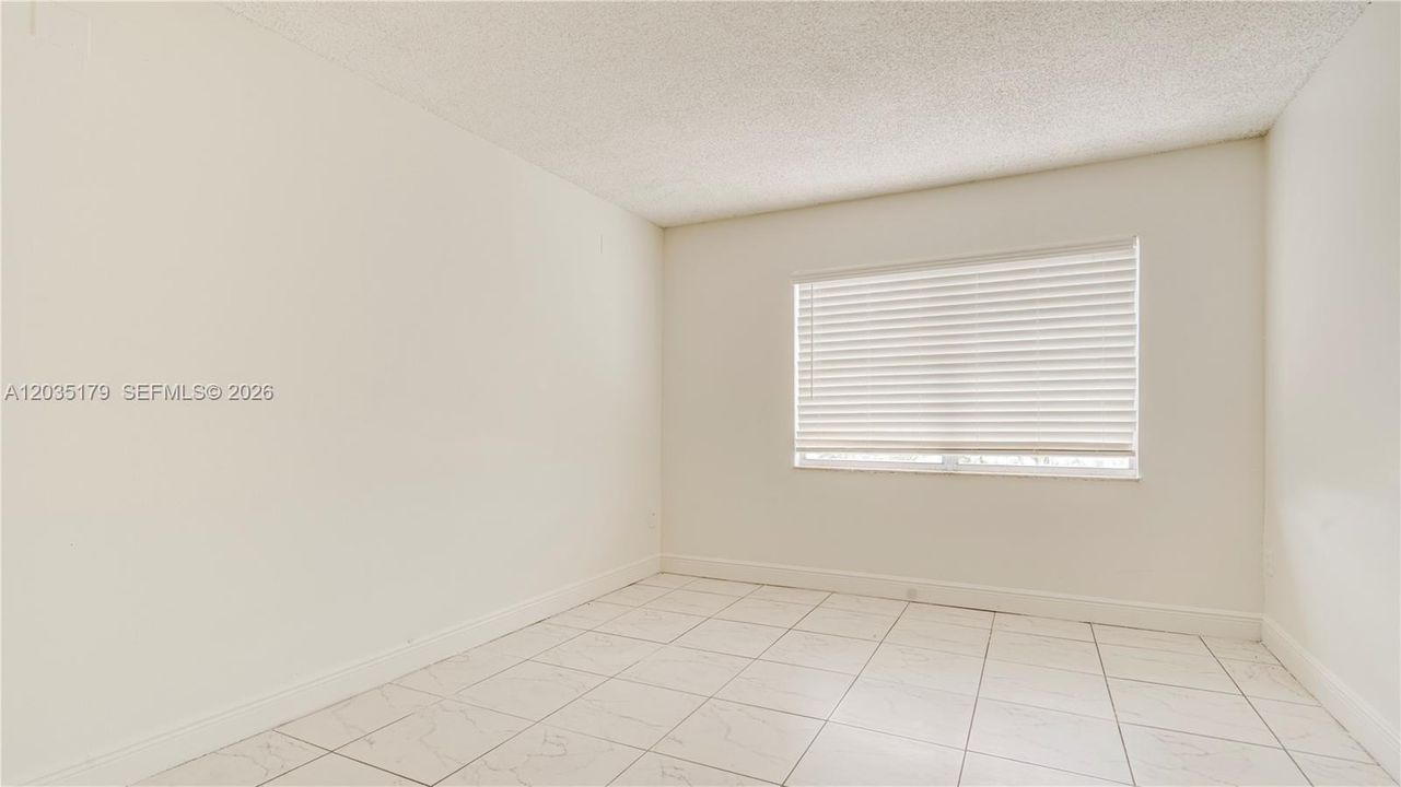 For Sale: $140,000 (2 beds, 2 baths, 1175 Square Feet)