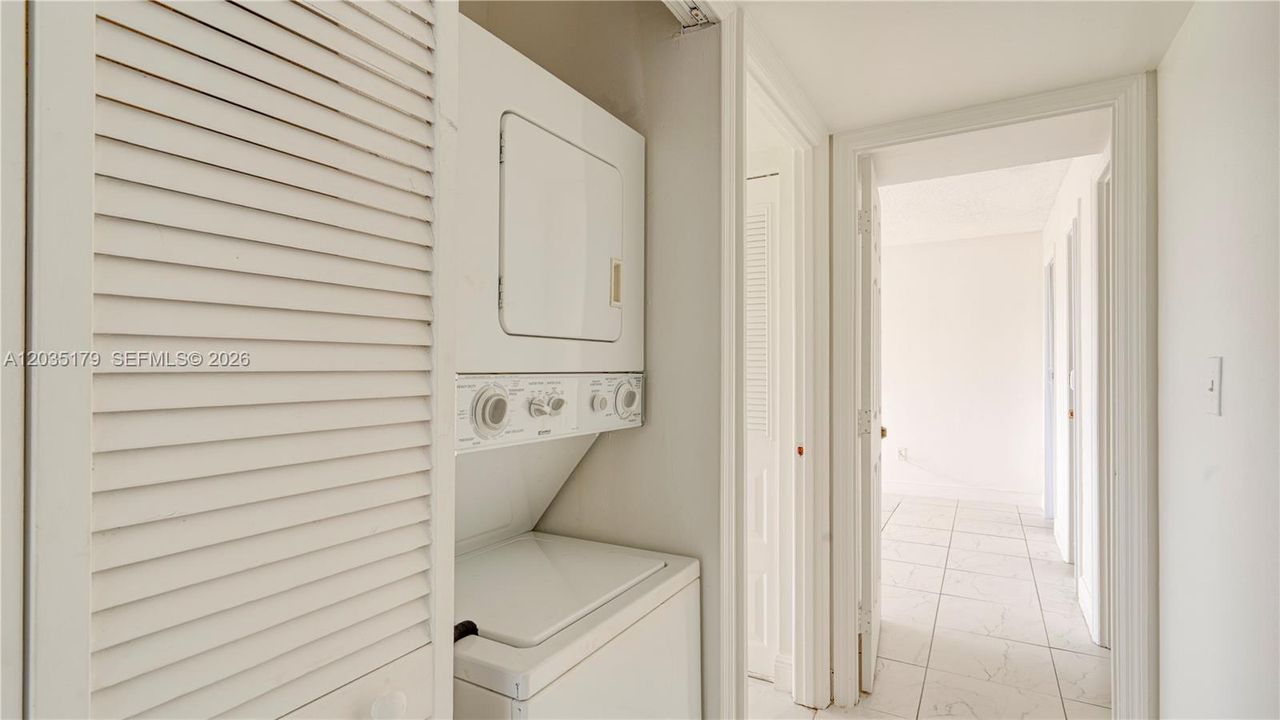 For Sale: $140,000 (2 beds, 2 baths, 1175 Square Feet)