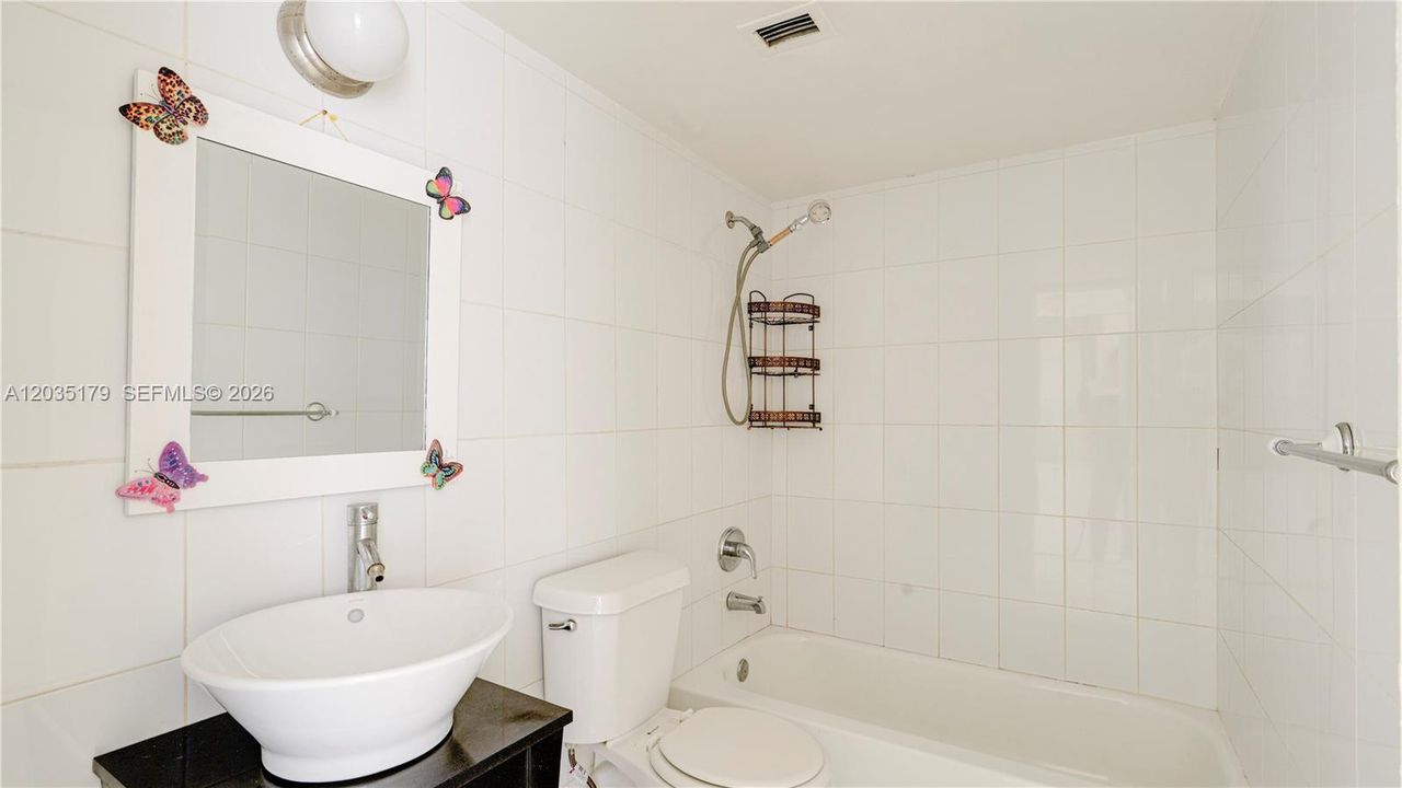 For Sale: $140,000 (2 beds, 2 baths, 1175 Square Feet)