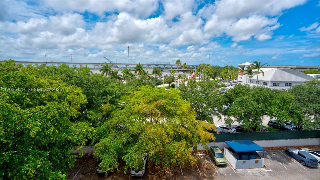 For Sale: $140,000 (2 beds, 2 baths, 1175 Square Feet)