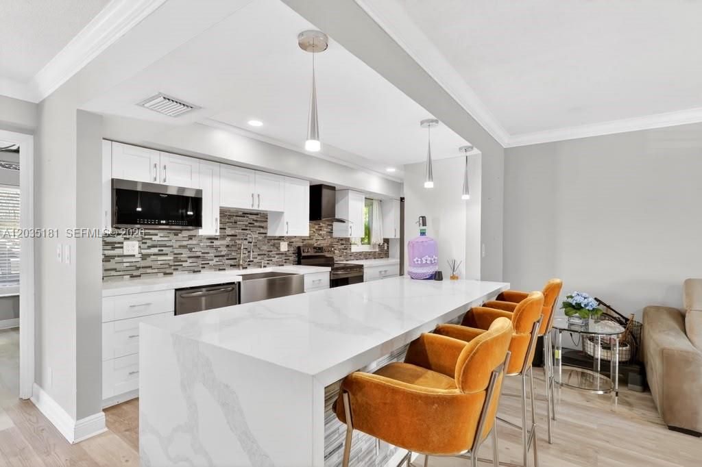 For Sale: $650,000 (3 beds, 2 baths, 1703 Square Feet)