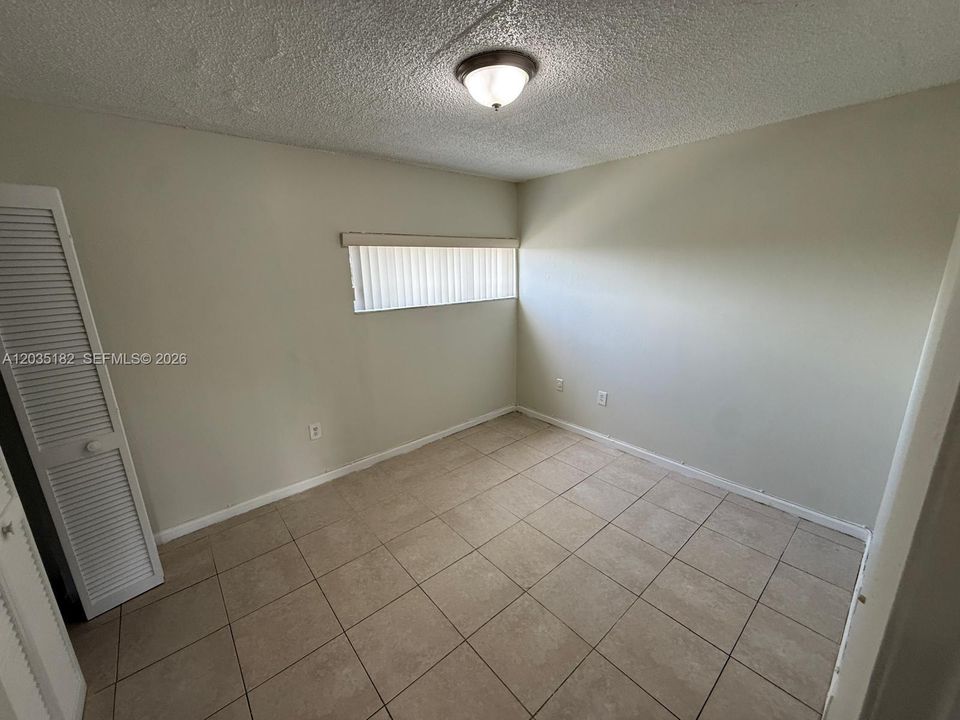 For Rent: $2,050 (2 beds, 1 baths, 760 Square Feet)