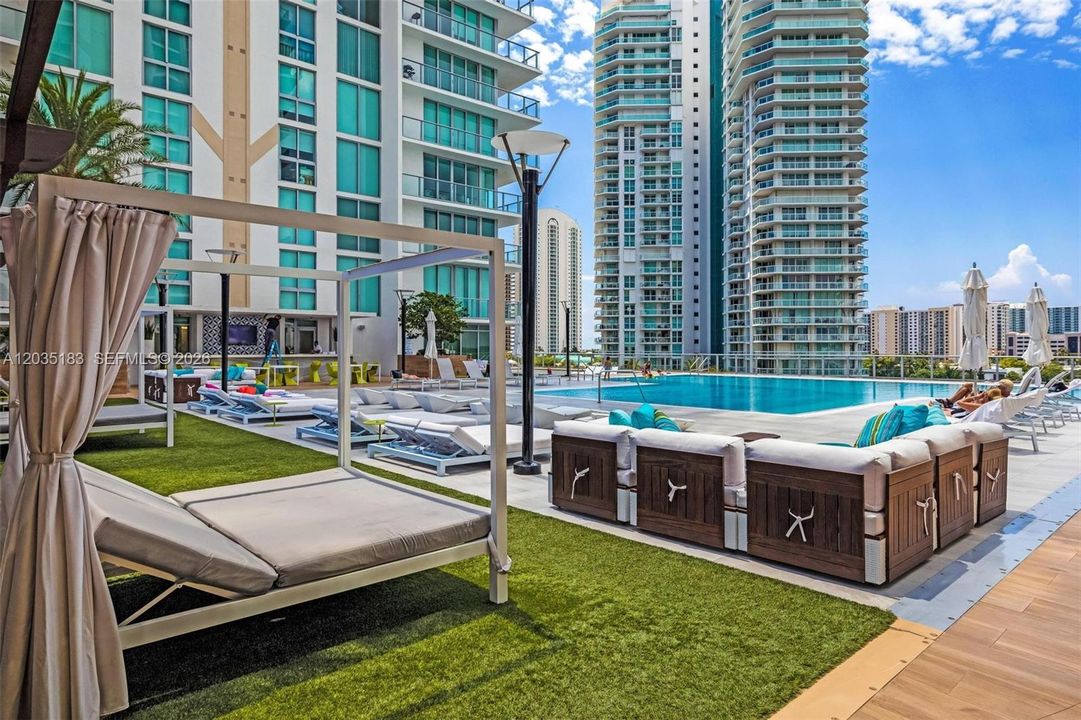 В аренду: $16,000 (3 спален, 4 ванн, 2726 Квадратных фут)