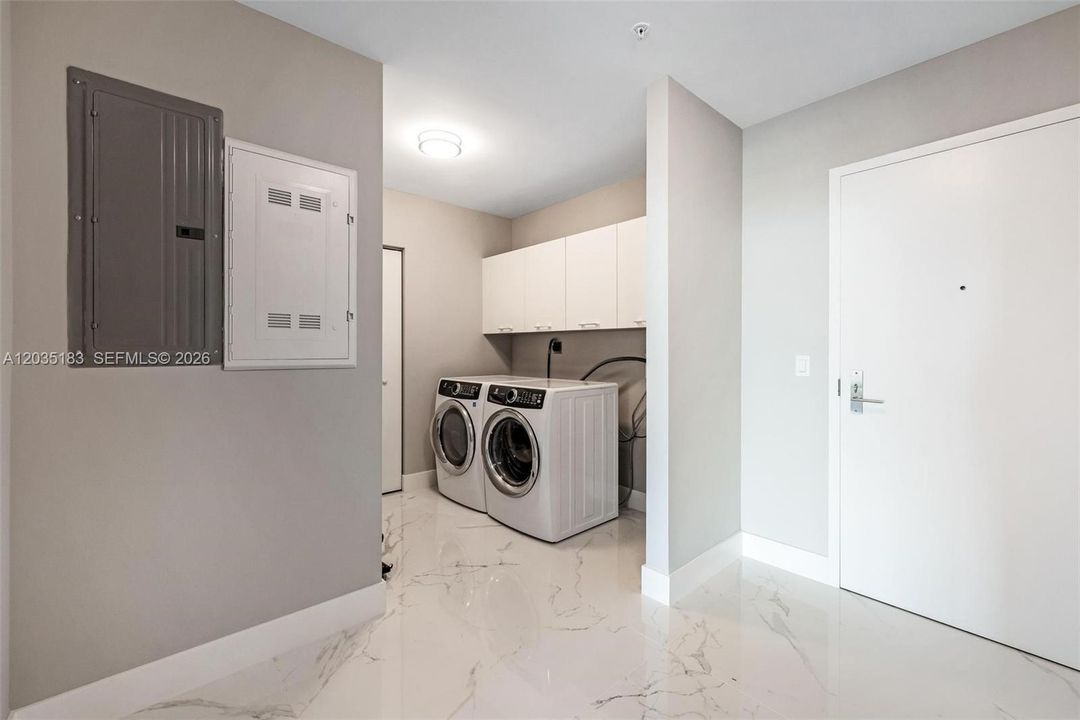В аренду: $16,000 (3 спален, 4 ванн, 2726 Квадратных фут)
