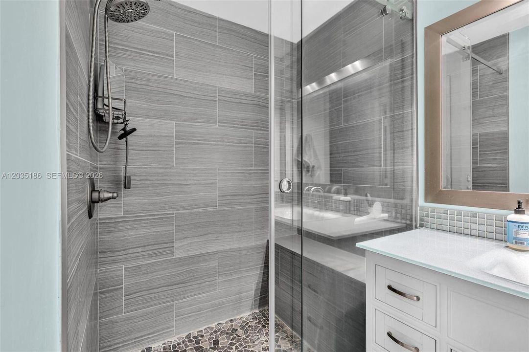 En Venta: $335,420 (1 camas, 1 baños, 878 Pies cuadrados)