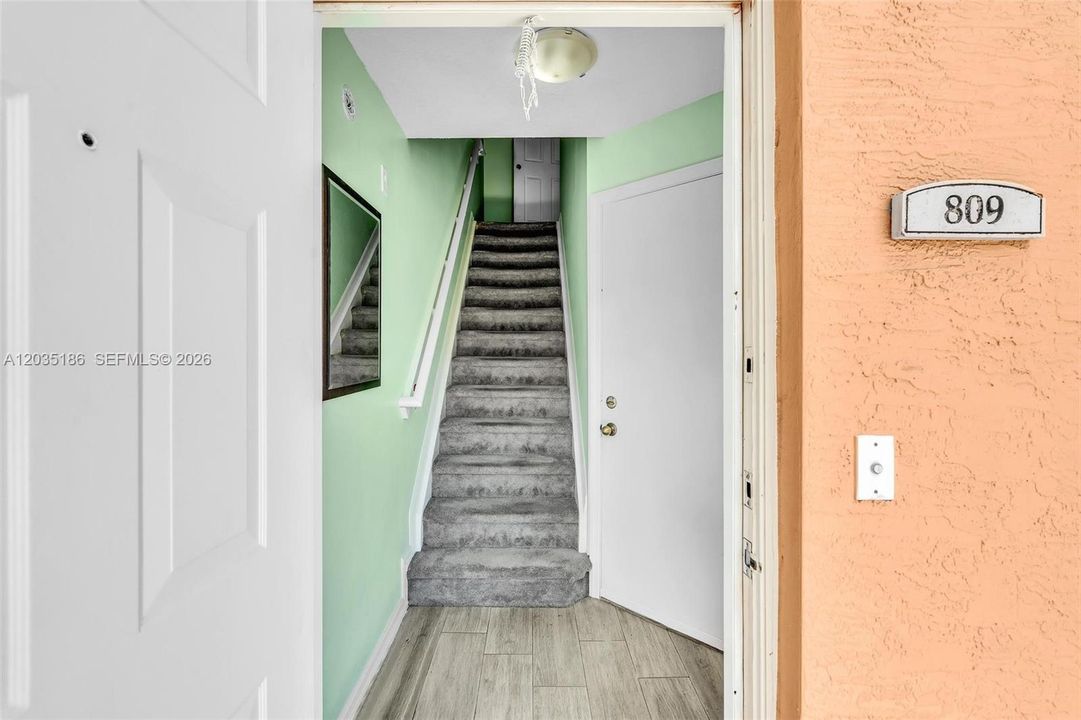 En Venta: $335,420 (1 camas, 1 baños, 878 Pies cuadrados)