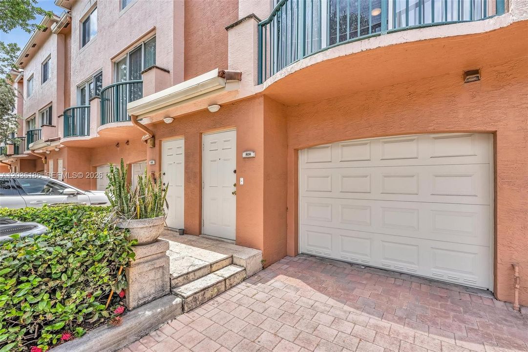 En Venta: $335,420 (1 camas, 1 baños, 878 Pies cuadrados)