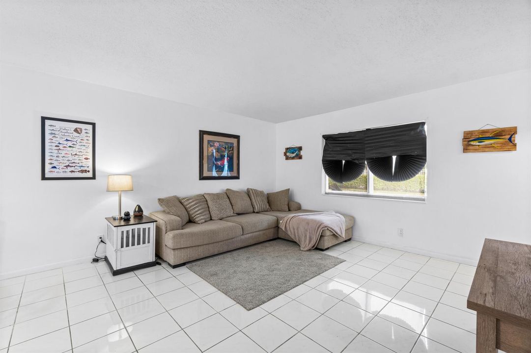 005-658Northeast6thCourt-BoyntonBeach-FL