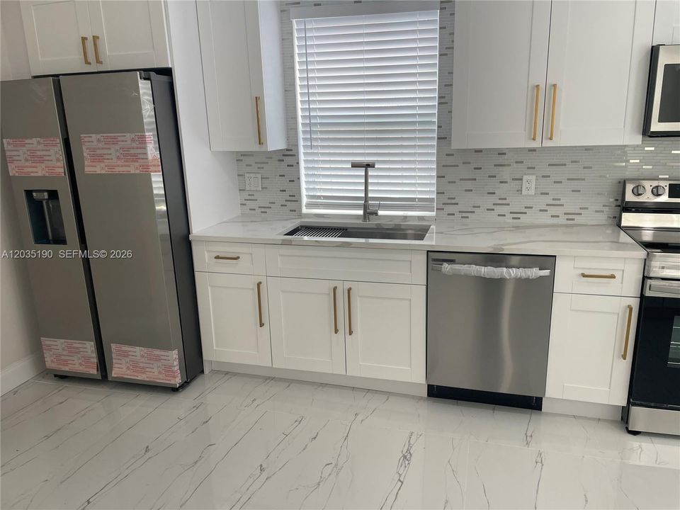 For Rent: $5,000 (3 beds, 2 baths, 1685 Square Feet)