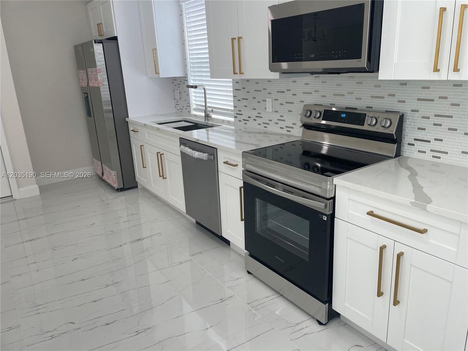 For Rent: $5,000 (3 beds, 2 baths, 1685 Square Feet)