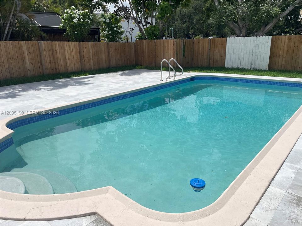 For Rent: $5,000 (3 beds, 2 baths, 1685 Square Feet)
